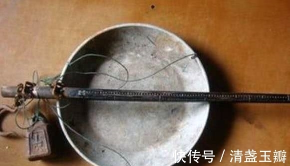 农村老掉牙的古董！图一九零后也玩过，谁知道图二作用