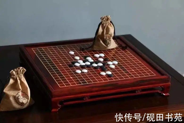 老挝&马未都：花3000万买个棋盘，最贵的不是棋子，而是上面的画