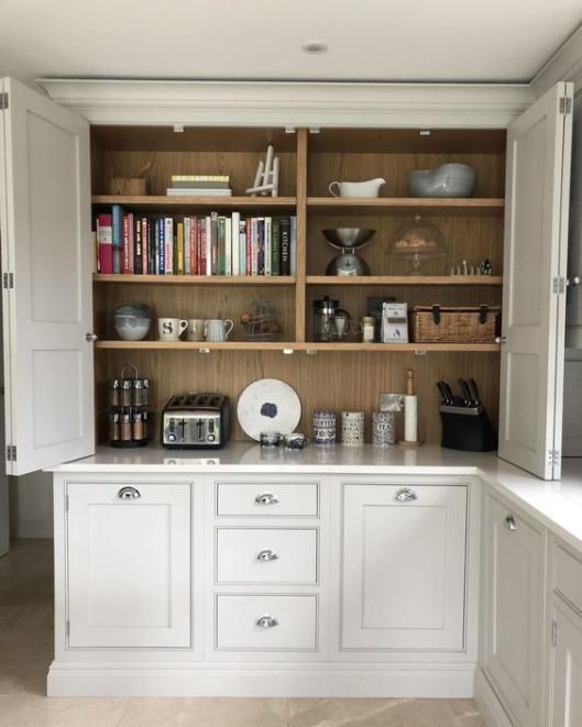 折叠的|连厨房里都不流行装平开式柜门，现在这种折叠的才受欢迎，大气