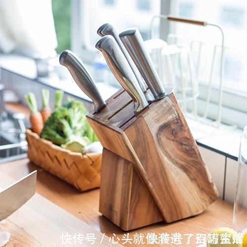 家长|1岁宝宝摔下床,妈妈的做法让奶奶直呼太冷血!医生却说:做得对