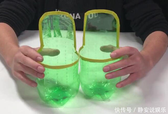 可乐瓶轻松改造一下，放在卫生间里特别实用，家家户户都用的到