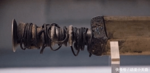 专家街头发现一把“神剑”,花了150万买下,如今价值超10亿