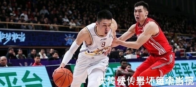 CB拒绝退役!CBA王牌后卫疯狂加练,NBL诚意邀请,36岁老将梅开三度
