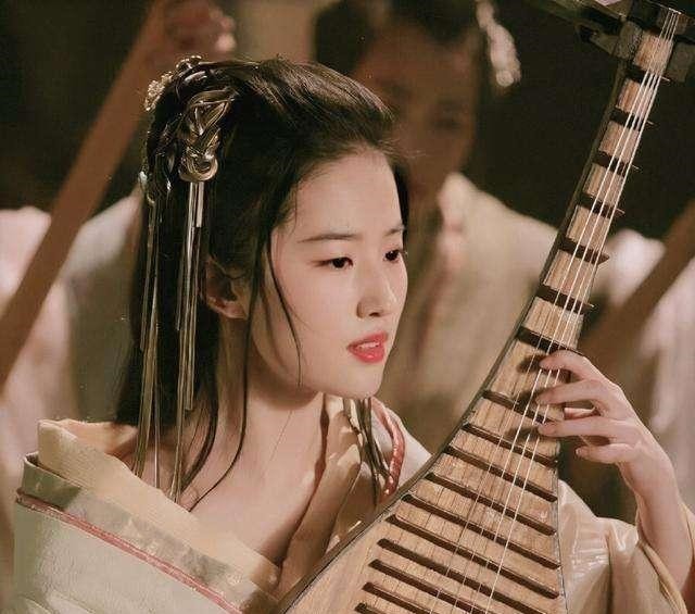 项羽|项羽在鸿门宴上为什么不杀刘邦，事实上有很多因素的制约
