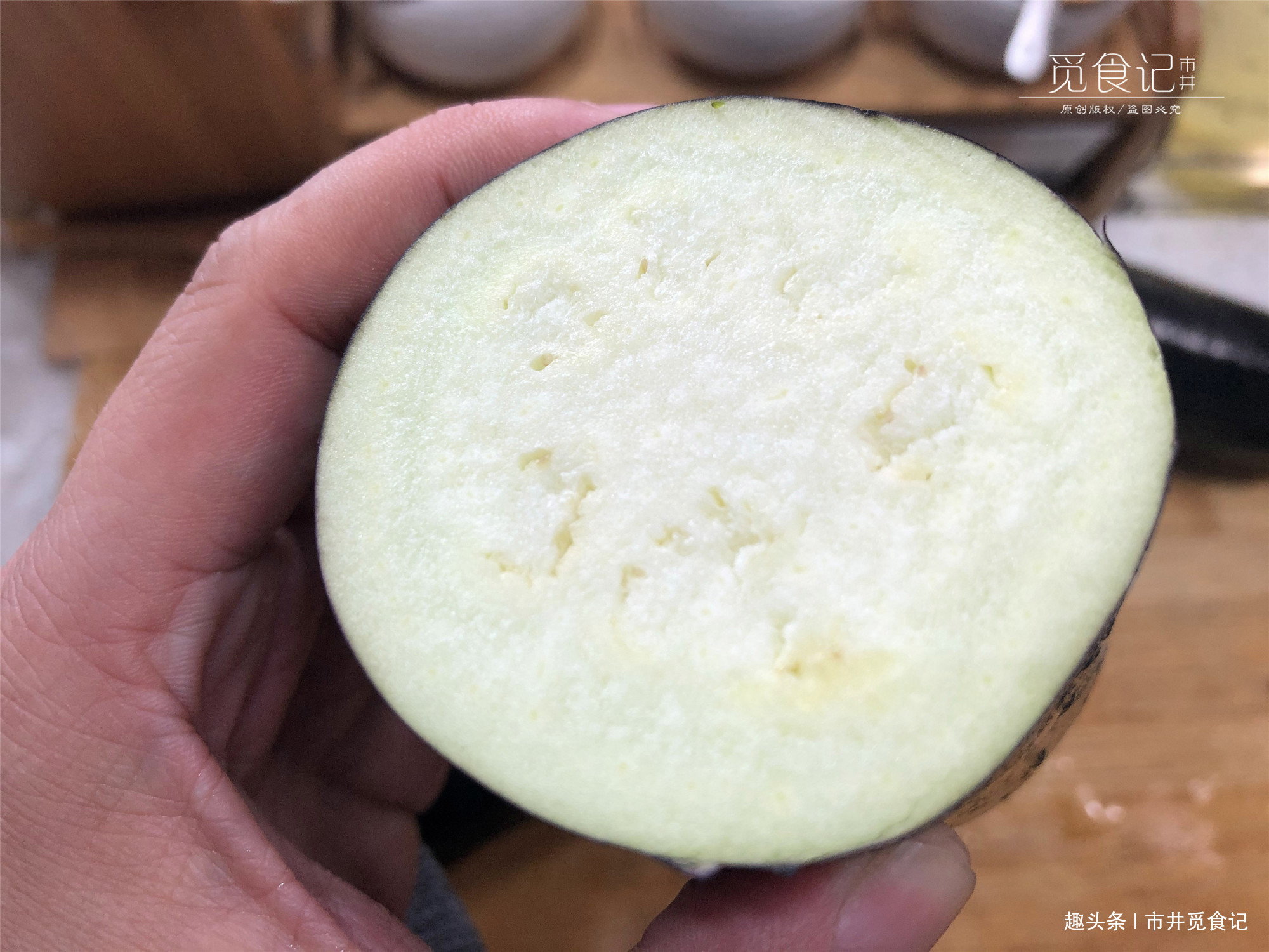 茄子|买茄子时，记住2个小窍门，轻松挑到嫩茄子，新鲜水嫩没有籽
