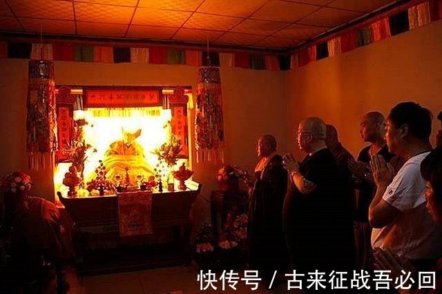 释迦牟尼$2017年,定慧寺将高僧遗体捐赠国家,体检现场显示:大脑还在
