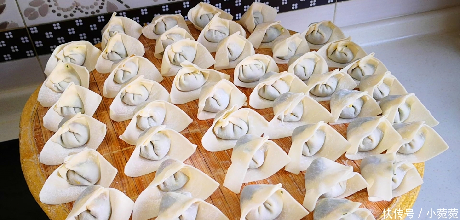 爱吃馄饨不会包?教你懒人做法,从擀皮到调馅讲解详细,太简单了