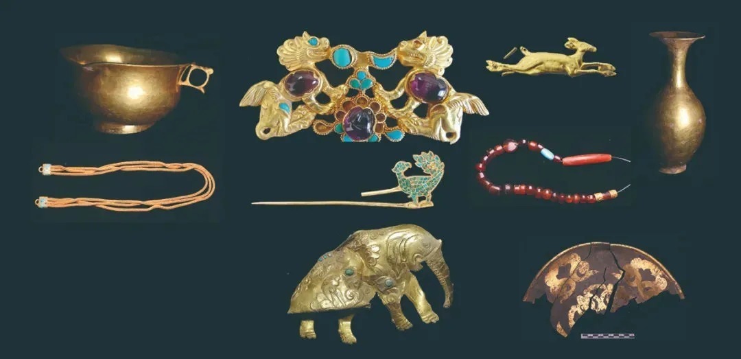 热水墓群|“九层妖塔”原型古墓惊现:1000余件文物,500余件金银玉器,87匹汗血宝马