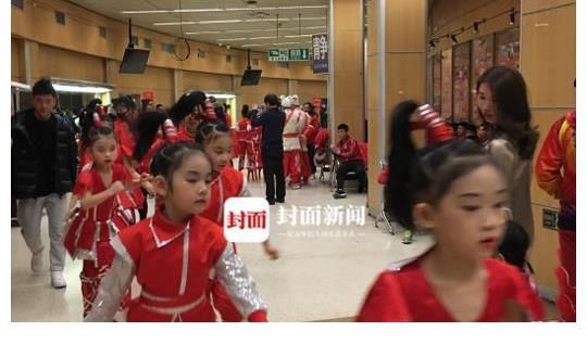 张杰|谢娜张杰夫妇同登2019年央视春晚舞台