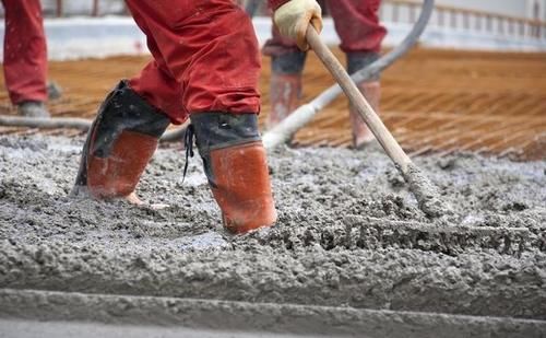 房子现浇屋顶怎样防止开裂？