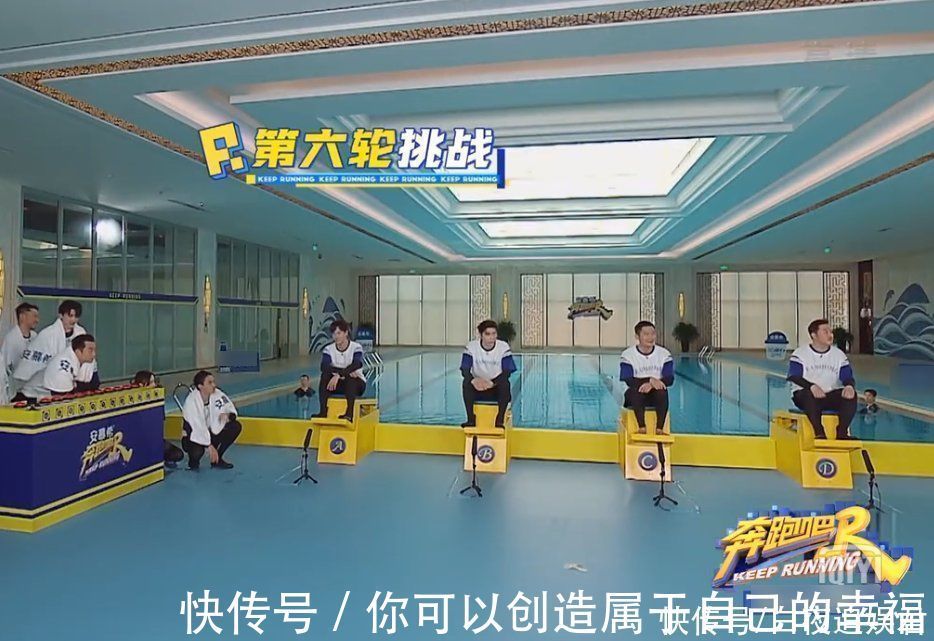 蔡徐坤在《跑男》中下水,脫妝之后素顏引熱議,簡直是內(nèi)娛天花板