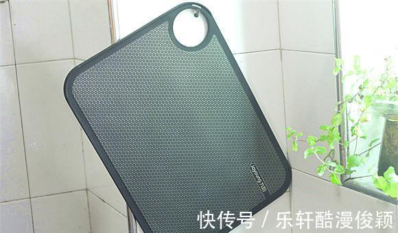 上火|不用面粉不用炸，十分钟上桌的香辣脆皮鸡翅，又酥又嫩，不上火！