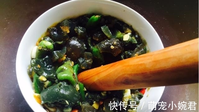 小米辣|被认为“最脏”一道菜，却被许多人都当成美食，懂行的人从不吃