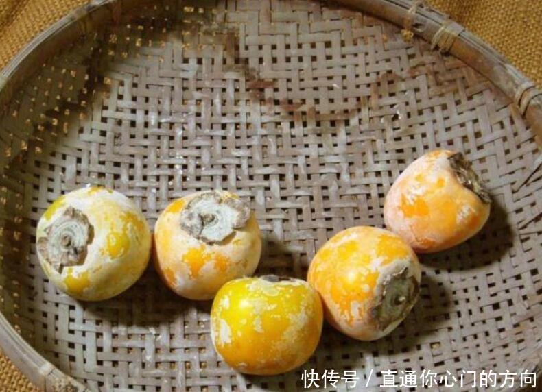 冷军画柿子沾着“石灰”,卖149万不过瘾,改画李子,却卖200万