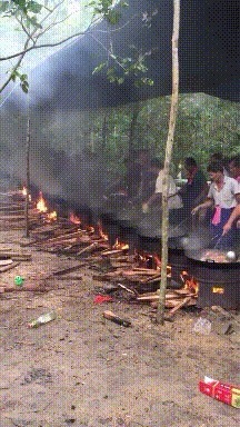 |搞笑GIF趣图我的迪迦不可能这样的！ 小朋友看了瞬间心碎…