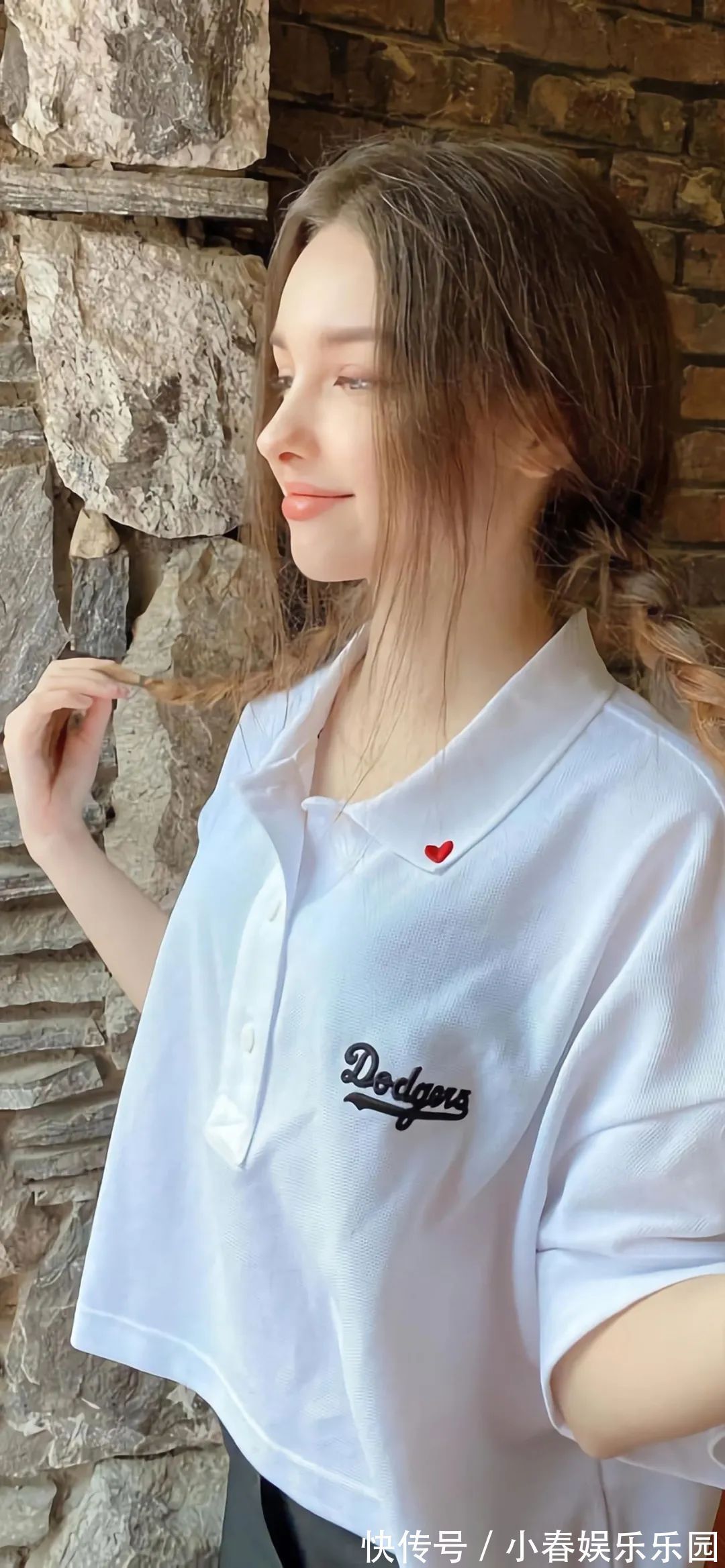 小姐姐壁纸丨一声梧叶一声秋,一点芭蕉一点愁,三更归梦三后