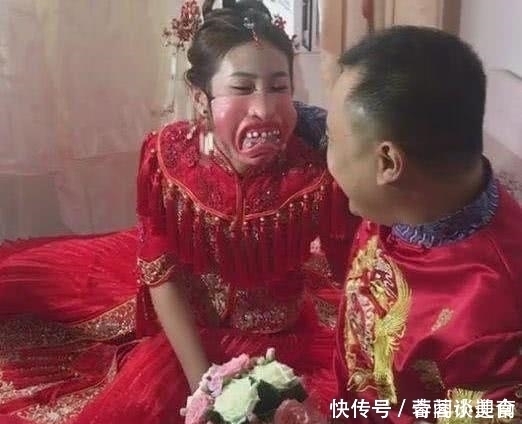 新娘家|去新娘家接亲,掀开新娘头纱时吓得后退两步,这是哪来的老妖婆