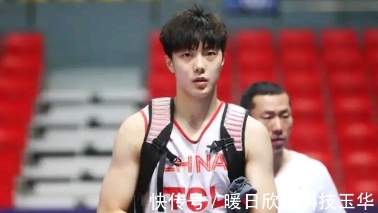 胡明轩|加入雄鹿队?不论怎样,胡明轩未来可期
