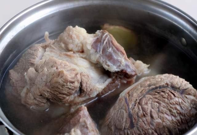 不发|卤牛肉的正宗做法,掌握好这3步,牛肉软烂好吃不发柴,无腥味