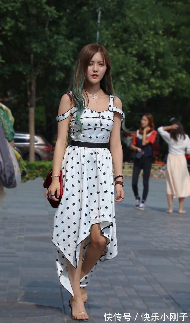 针织 贴身包臀的包臀裙,设计简约大方,又美又仙