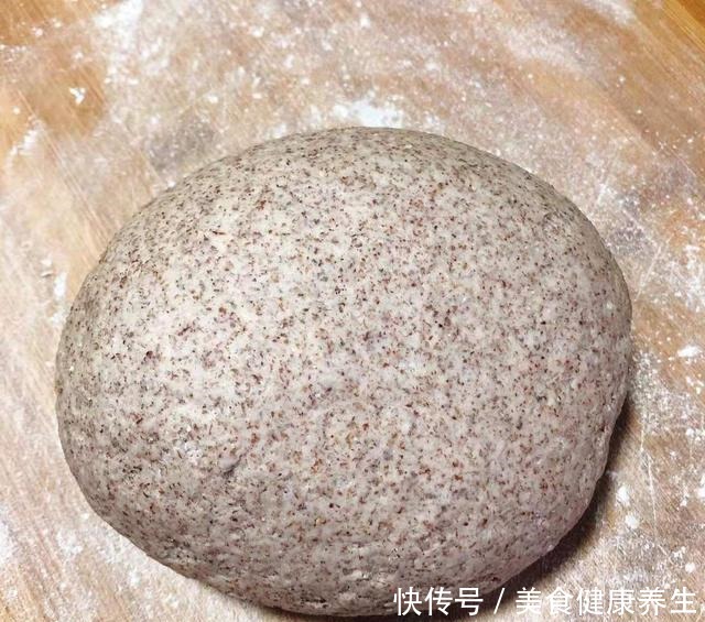 减肥别再吃红薯了,换成黑麦杂粮馒头,香甜可口,饱腹感强