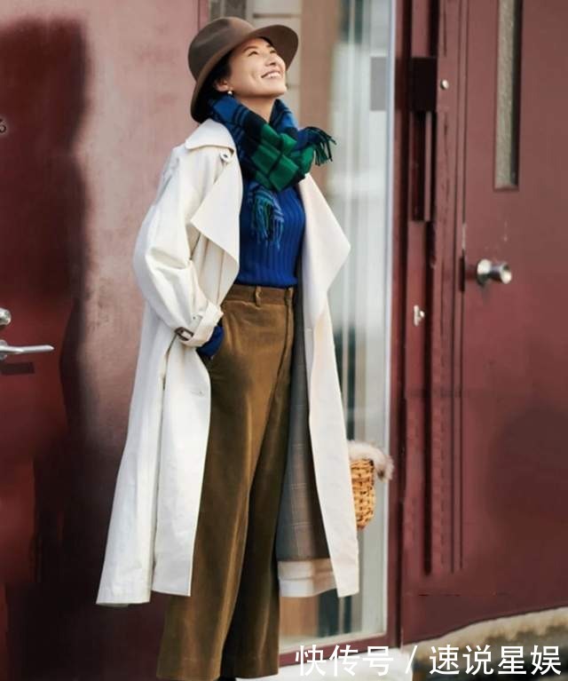 大衣配高领毛衣太普通?那是你没穿对,这么穿优雅实用又时尚