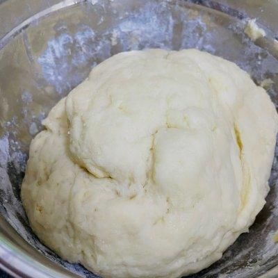 这道家喻户晓的外酥里软的麻花是怎么做的呢？