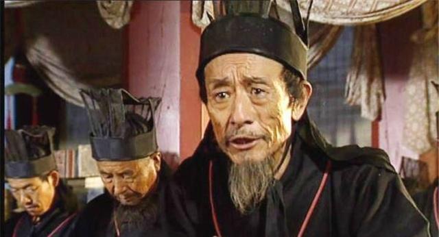 功高盖主|他功高盖主,一生杀了六个皇帝,建立南朝刘宋王朝,成为开国皇帝