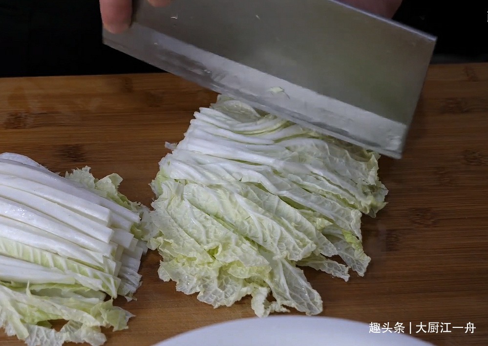 面条不要水煮，换种新吃法，比水煮好吃比炒简单，一周吃6次不多