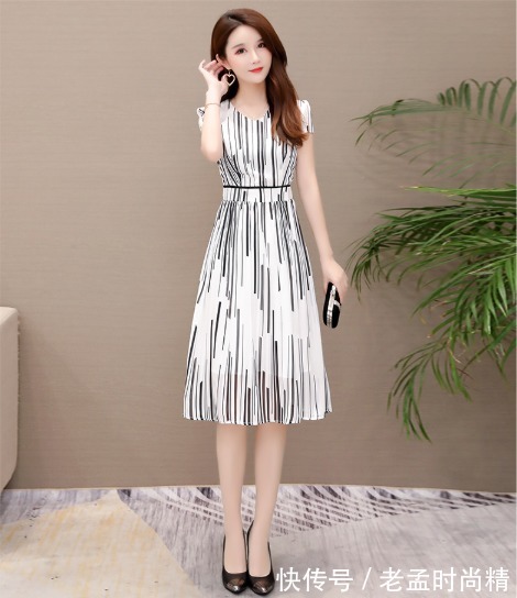 裙子 秋天穿裙子怕显胖?这三种裙子超美又显瘦,女生衣柜必备