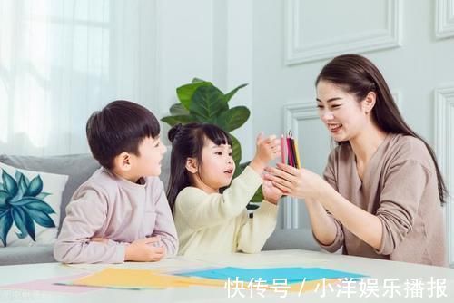 四胞胎|候诊室里的四胞胎孕妇：如此奋力，却只为生一个男孩