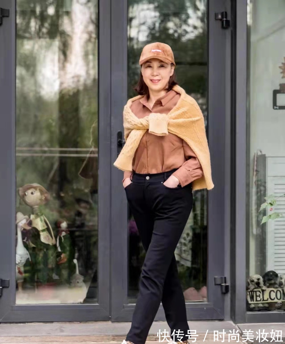 减龄|这位65岁奶奶真会打扮,“高级配色”穿搭好洋气,时髦又减龄