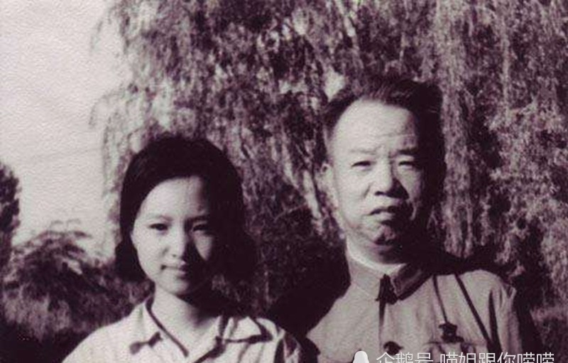 挡住|王树声大将去部队看望女儿,门卫挡住不让进,排队填表手冻得通红