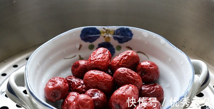 红枣|夏天要常吃红枣，教你正确做法，放半个月都不会坏，随吃随取！
