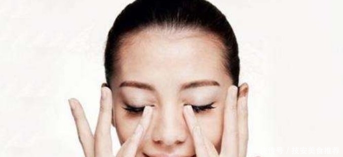 药店有二种“医用眼霜”,对付皱纹眼袋小菜一碟,遗憾是知道的人太少