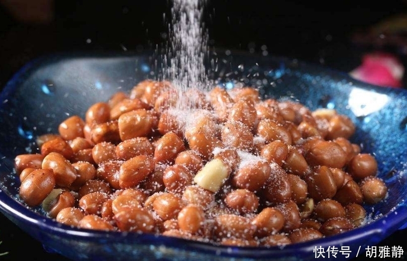 花生米|炸花生米直接下锅炸？大错特错！少了1步，花生米不香脆容易糊