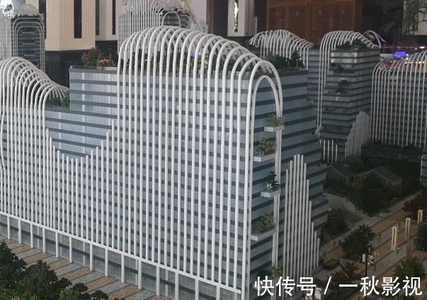 群体|普通人的选择,房地产该跟上