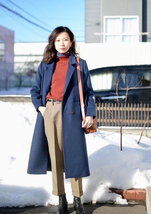 配大衣的裤子不用太多,有这3种“百搭款”就够了,时髦显腿长