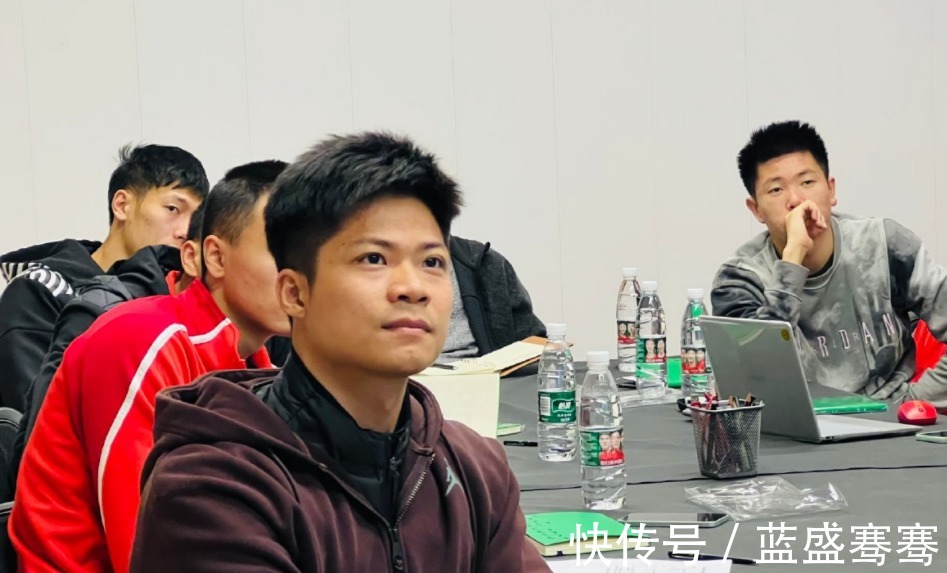 吴智强|期待9秒8内!苏炳添开启冬训,粗壮大腿抢戏,肌肉线条太漂亮!