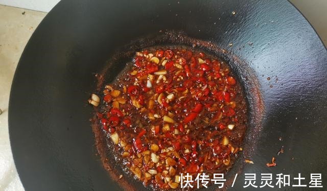 夏日|夏日吃饭没胃口,油淋小青菜这样做,瞬间吃光光!
