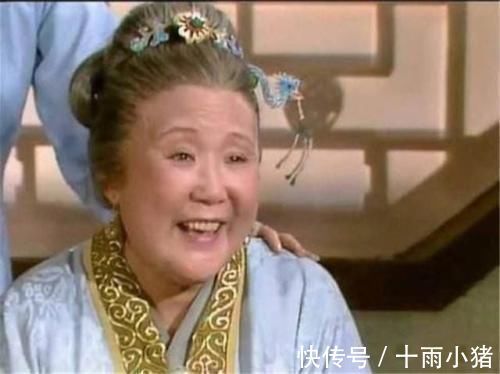 贾母|红楼梦:见到刚到贾府的黛玉后,王熙凤流泪是否是在作秀吗