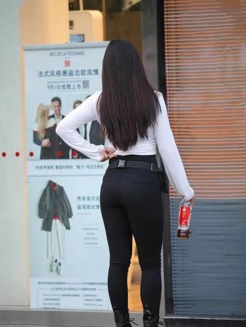 搭配 瑜伽裤的穿搭时尚大方,日常休闲,时髦又个性!