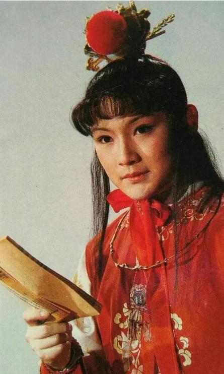 丫鬟$少年时的贾宝玉,养尊处优到了什么程度?他的一次小解给出答案