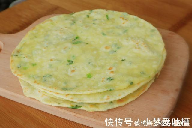 面粉|我家面粉从不蒸馒头,教你特色吃法,葱香味十足,家人都夸好吃