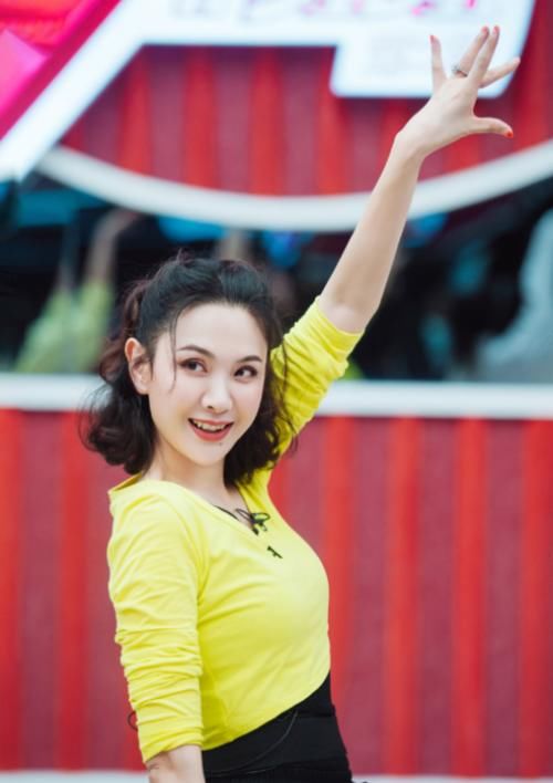 程莉莎惨被淘汰，老公郭晓东发声安慰，没想文案却翻了车