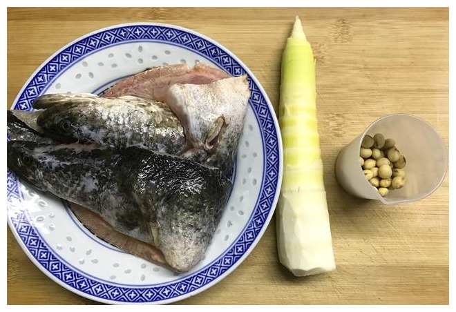 黑鱼加豆浆,教你新吃法,鲜香滑嫩无腥味,端上桌连汤都喝精光