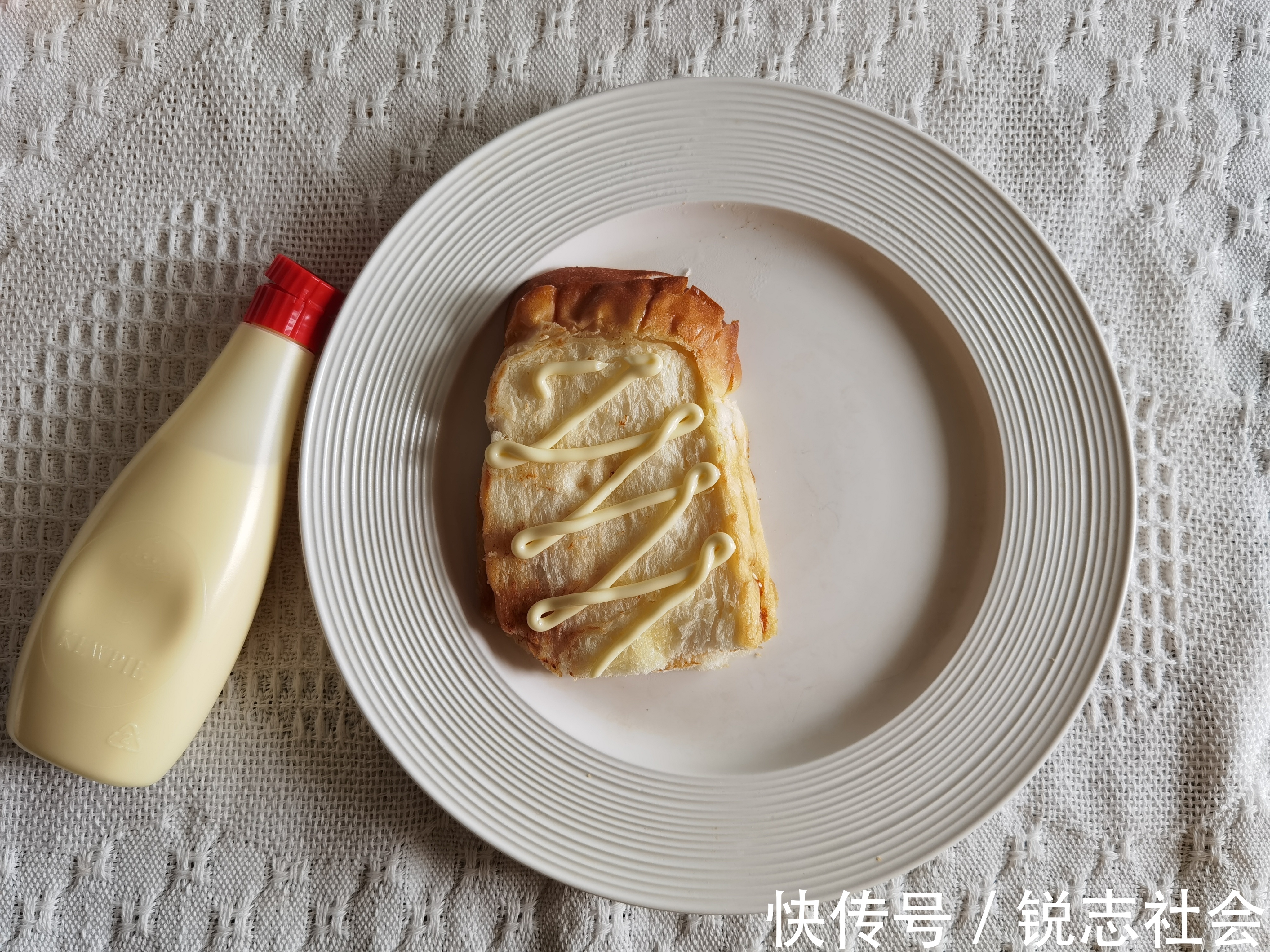 好吃|吐司培根黄瓜沙拉，好吃美味，营养健康