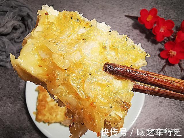 虾皮|一块豆腐,一把虾皮,就能做出饭店的招牌菜,外酥里嫩,真馋人