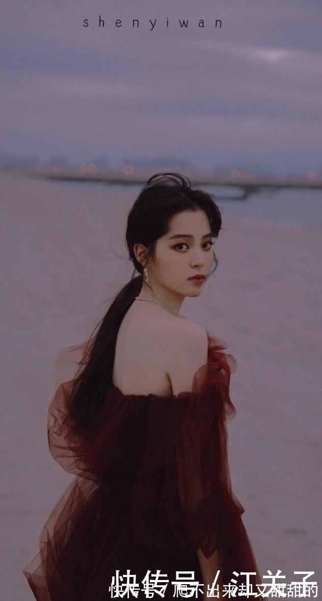 单丸子头 别再披头散发了,今秋流行这3种“扎发发型”,简单自然易上手