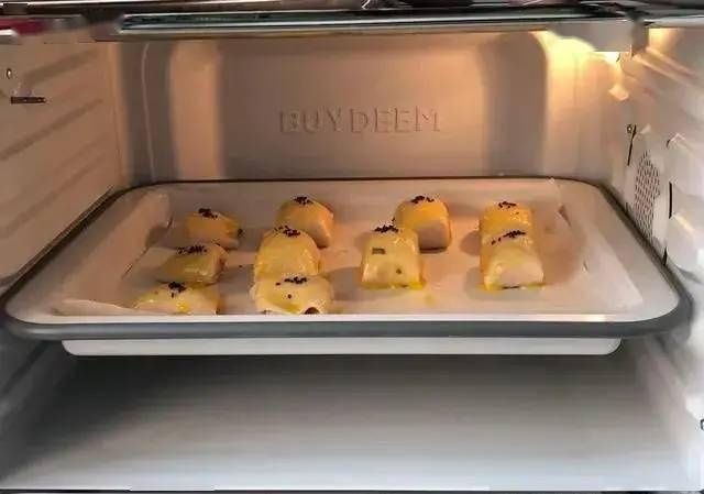 红薯这做法火了，香甜酥脆，咬一口酥掉渣，3分钟学会！